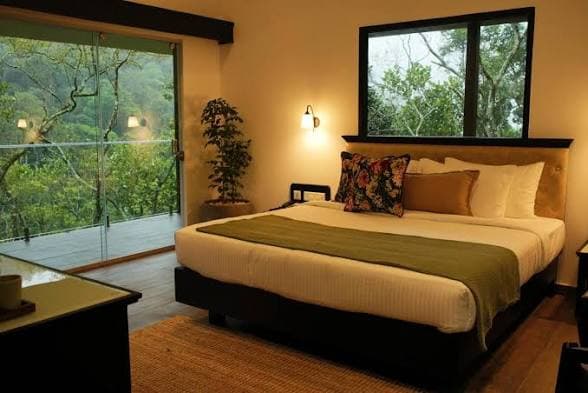 Thekkeday hotel 