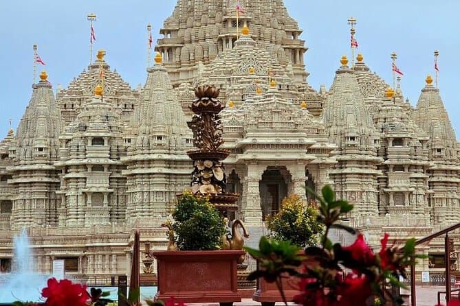   Delhi sightseeing tour of Temples and Gurudwara