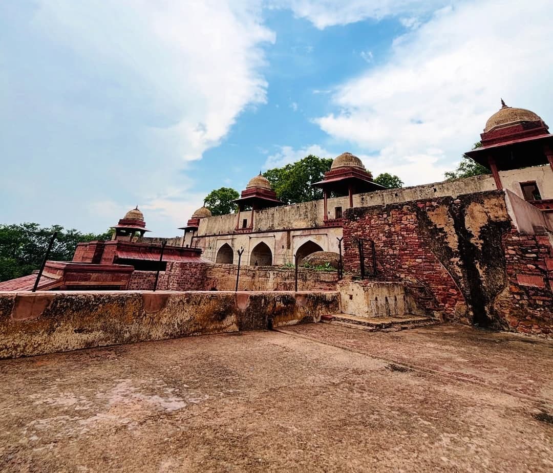 One day Taj Mahal and Fatehpur Sikri Tour from Delhi - Image 6